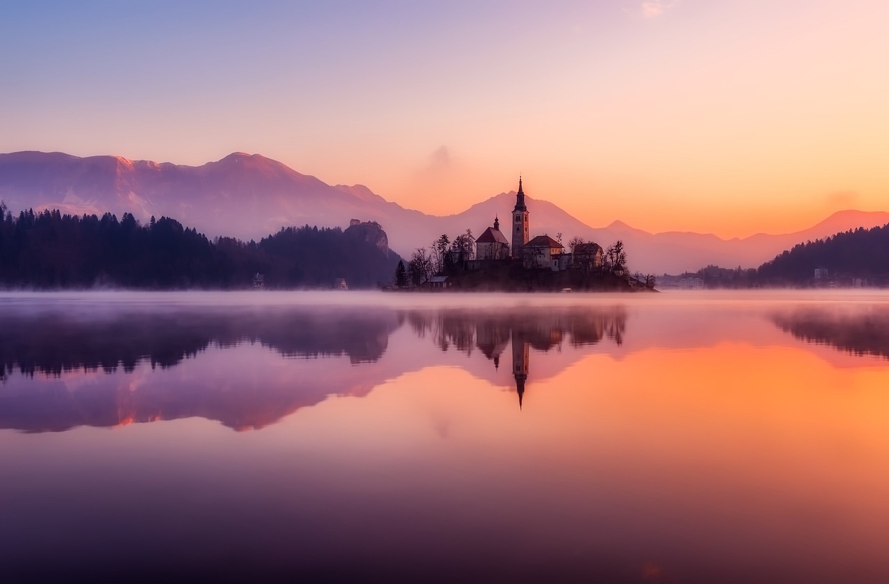 lake, sunset, reflection-2608425.jpg